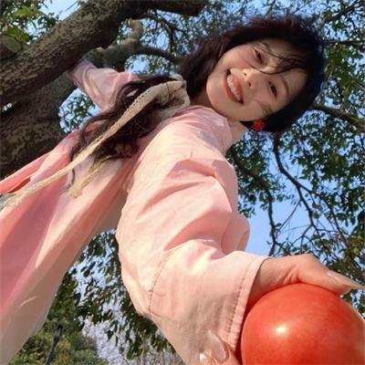香烟女孩封面
